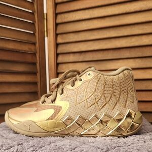 Puma MB.01 Golden Child LeMELO